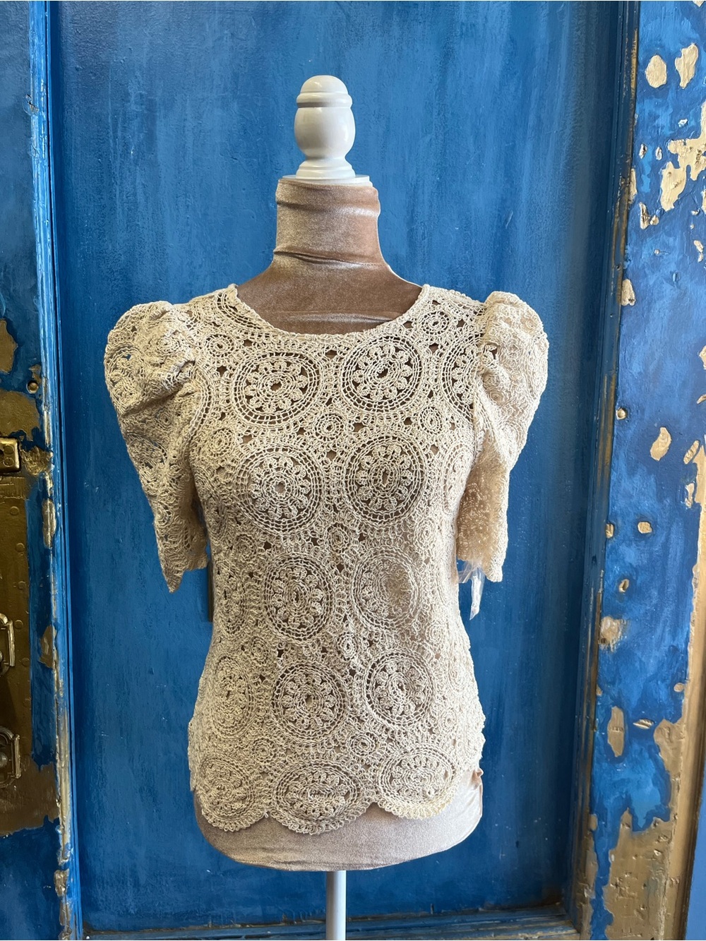 Aqua Crochet Lace Puff-Sleeve Top - Cream